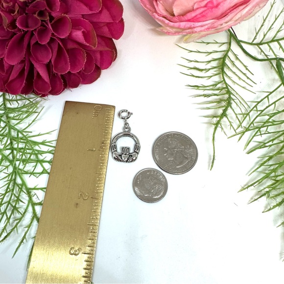 NEW⚜️CLADDAGH Little Silver Pendant/Charm - Picture 5 of 7